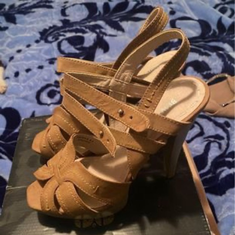 High heels - Picture 3 of 3